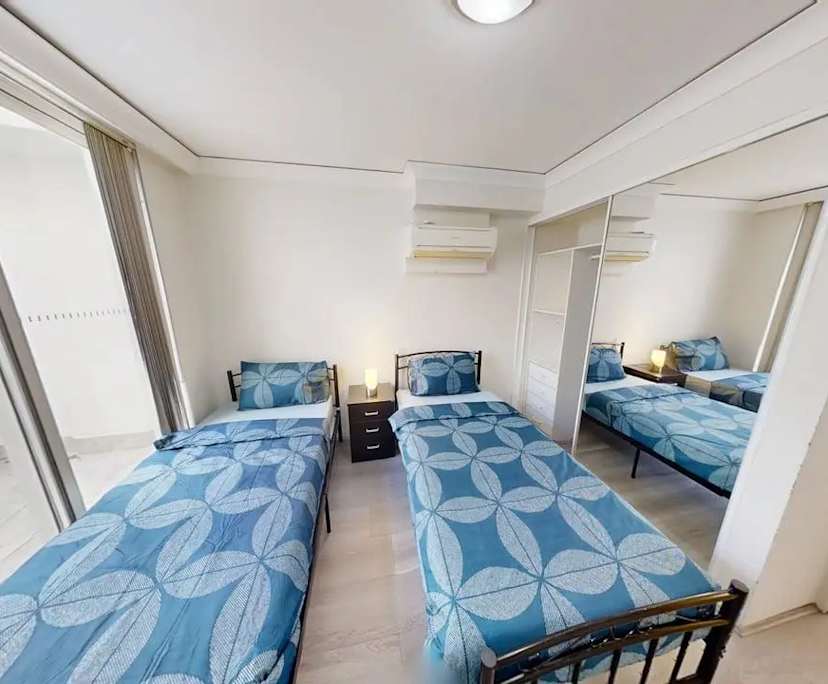 Furnished room in a flatshare