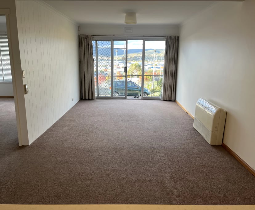 Unfurnished room in a flatshare
