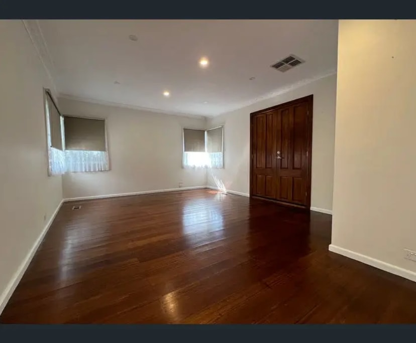 2 Rooms for Rent in Forest Hill, Melbourne 24025...
