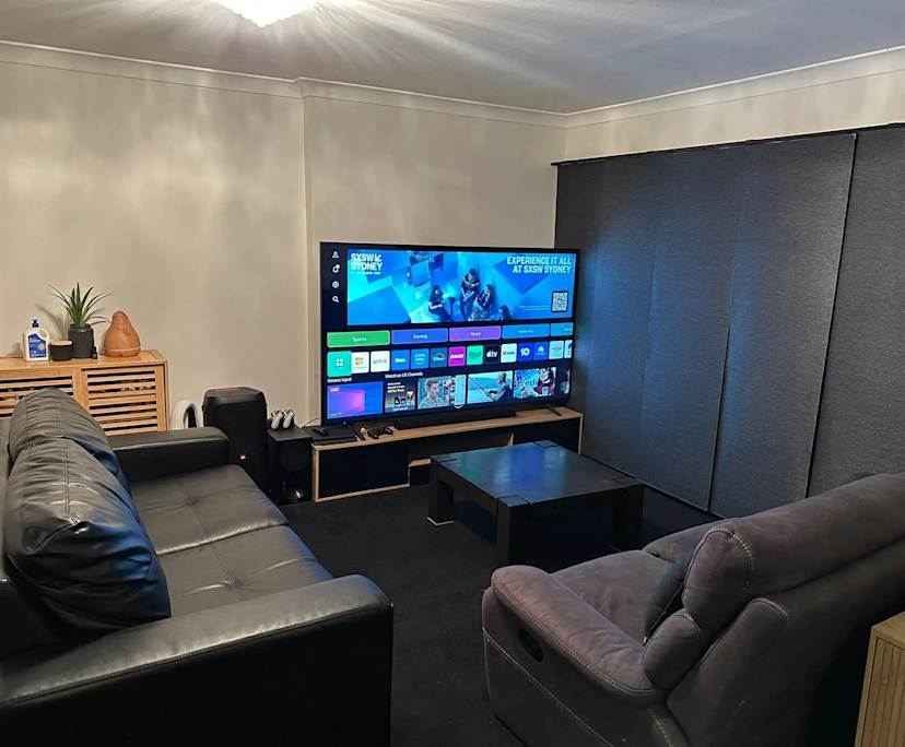 Furnished room in a flatshare