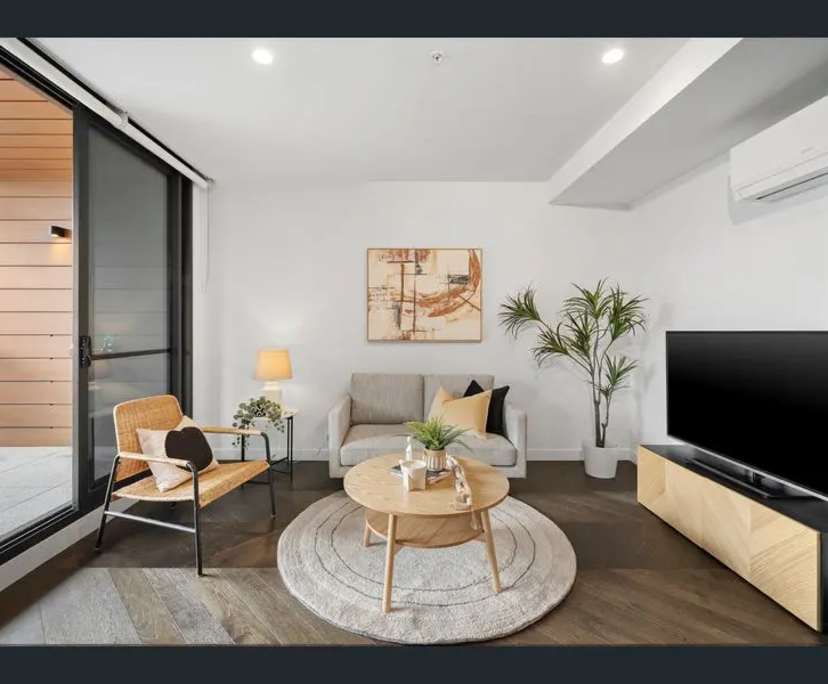 Unfurnished room in a flatshare