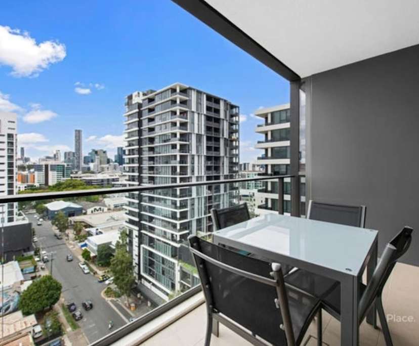 $450, Flatshare, 3 bathrooms, Milton QLD 4064