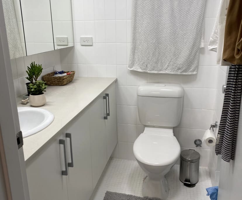 Unfurnished room with ensuite in a flatshare