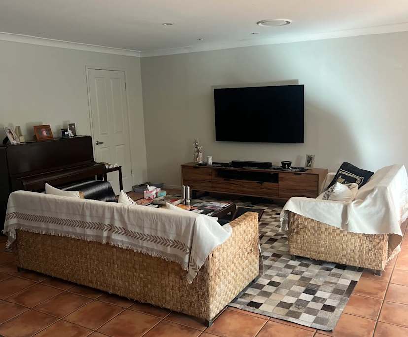 $380, Share-house, 4 bathrooms, Oxenford QLD 4210