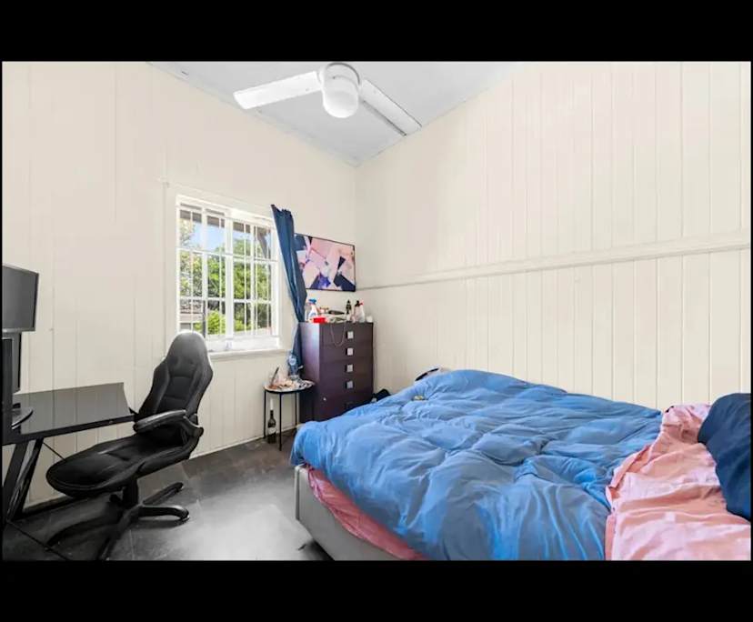 Furnished room in a share house