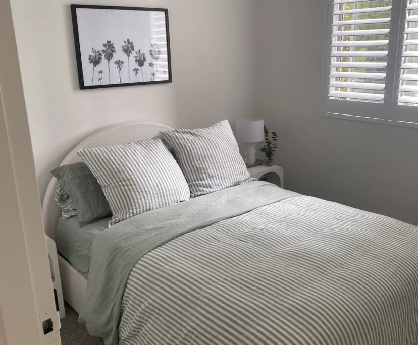 Furnished room in a flatshare