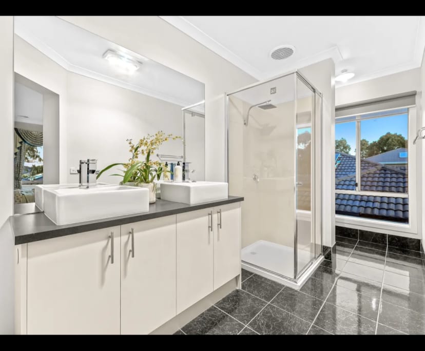 Whole property with 4 rooms for rent