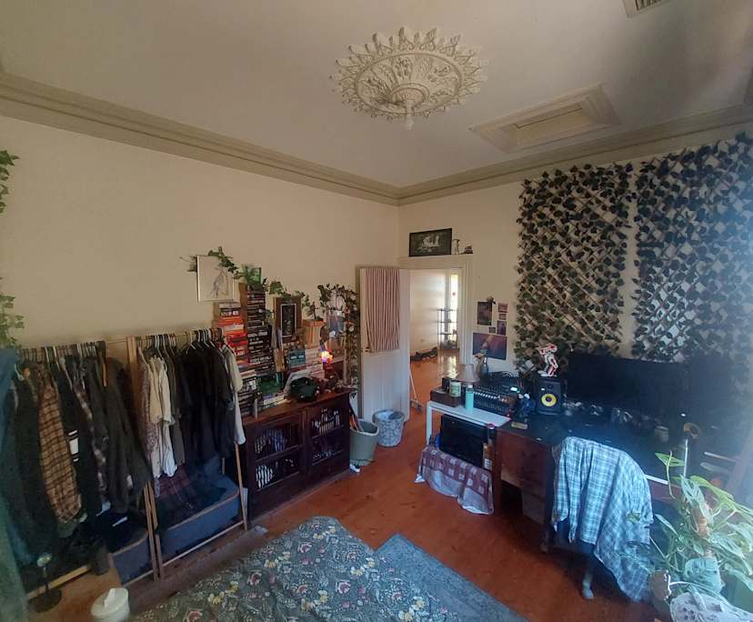 Unfurnished room in a share house