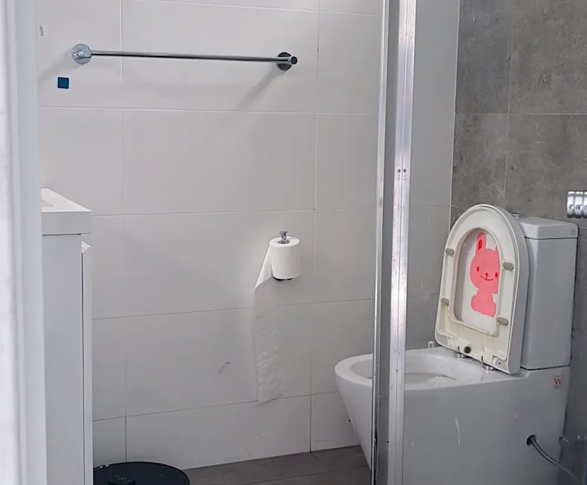 Furnished room with own bathroom