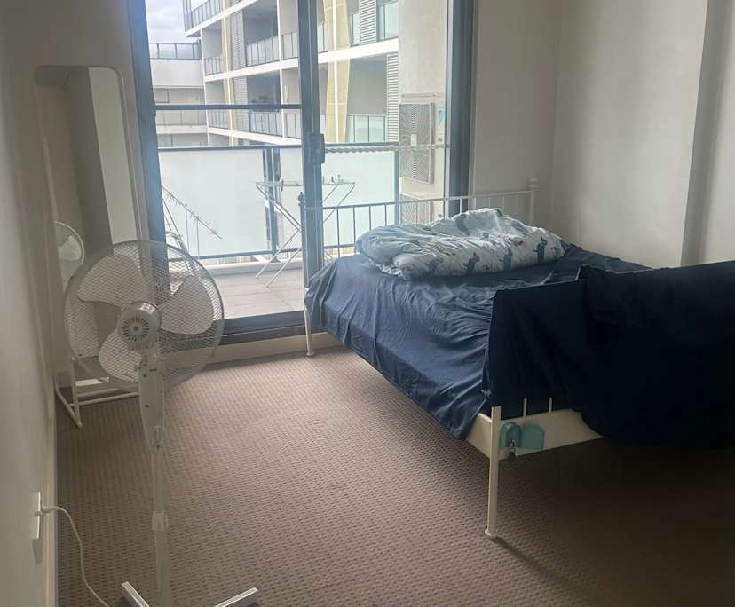 Furnished room with ensuite in a flatshare