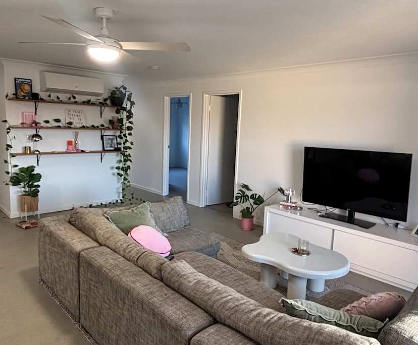 Unfurnished room in a flatshare