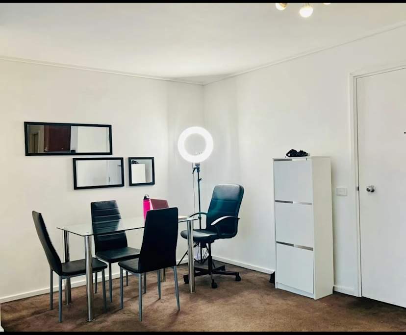 Furnished room in a flatshare