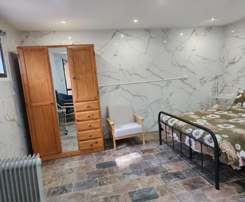 Studio for Rent in Hornsby, Sydney 450, Furnished...