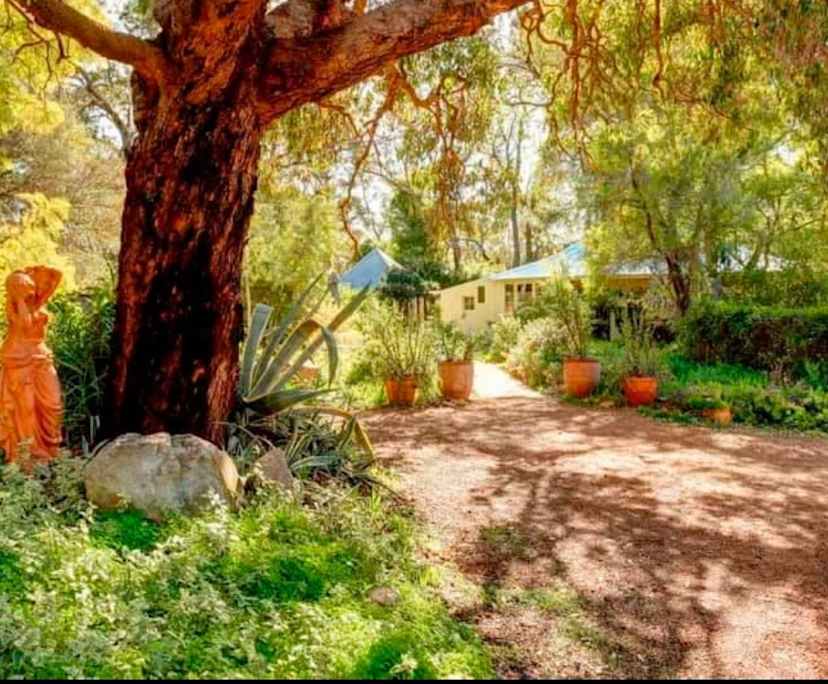 $350, Studio, 1 bathroom, Hovea WA 6071