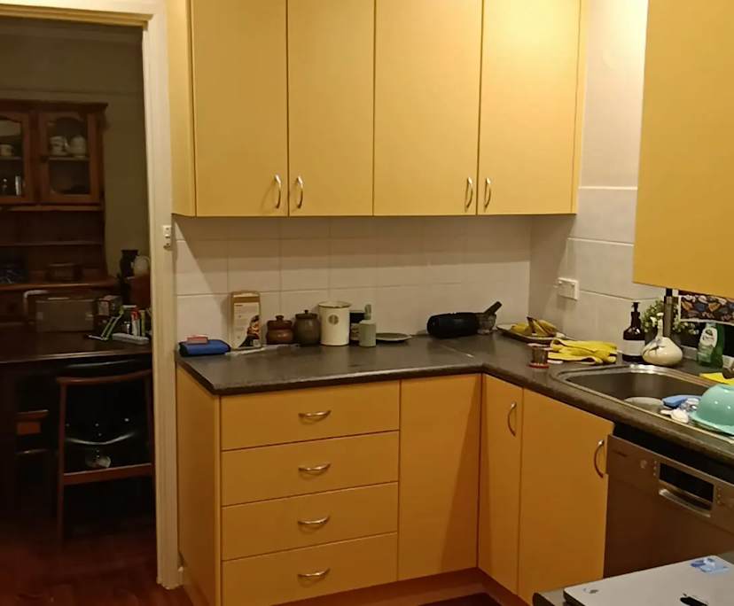 Room in a share house
