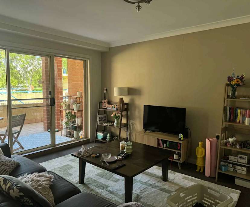 Unfurnished room in a flatshare
