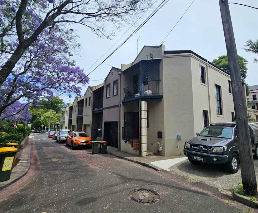 Furnished room in a share house