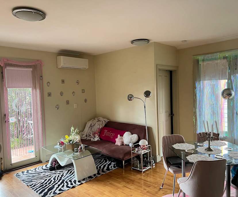 Whole property with 2 rooms for rent