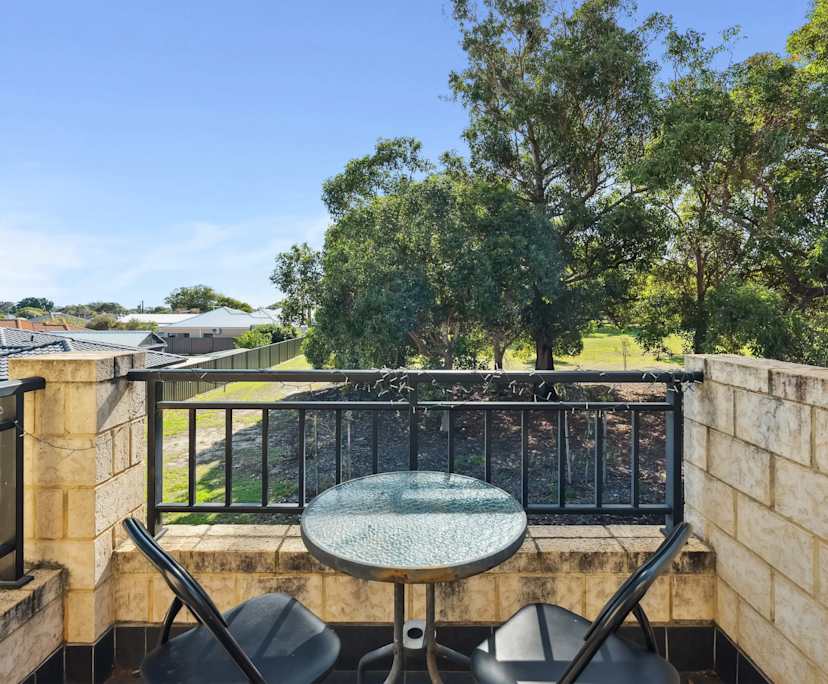 $600-650, Student-accommodation, 3 rooms, Nollamara WA 6051, Nollamara WA 6051