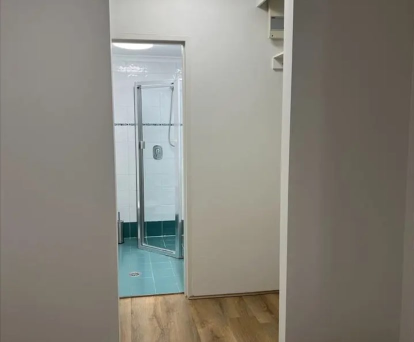 $300, Flatshare, 3 bathrooms, Chippendale NSW 2008