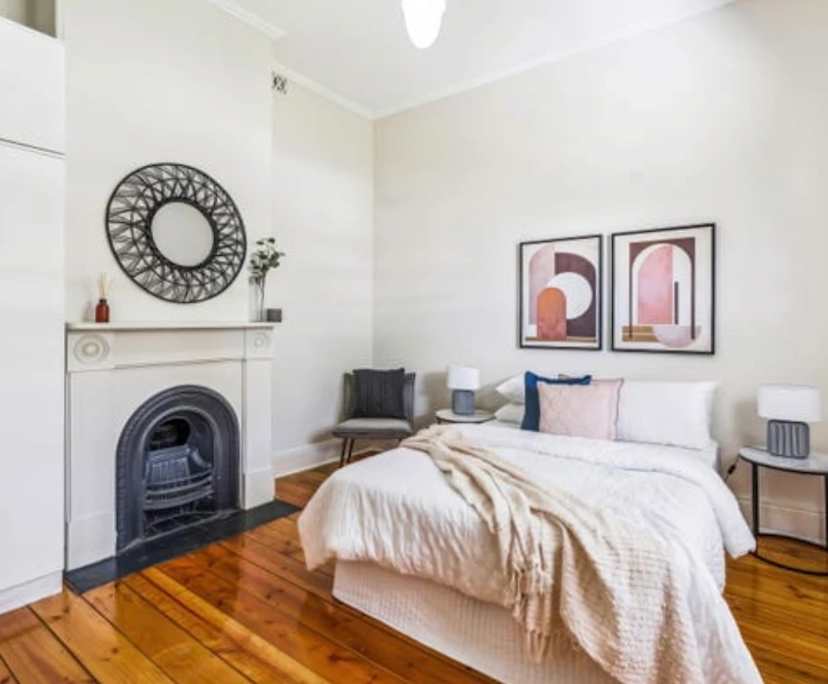 Room in a share house