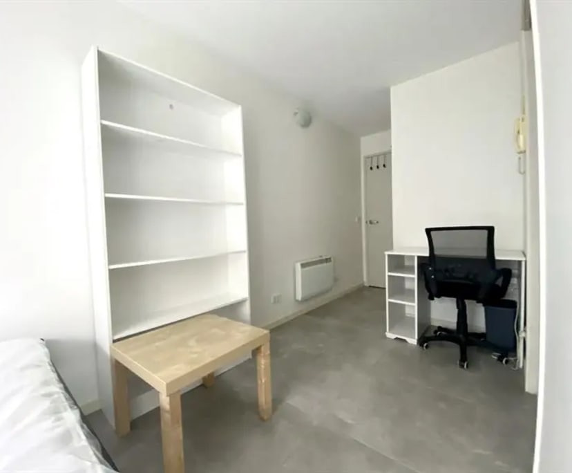 Furnished room studio flat for rent