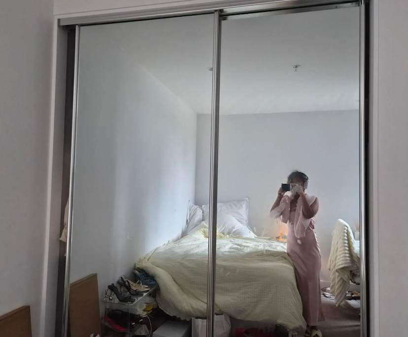 Unfurnished room in a flatshare