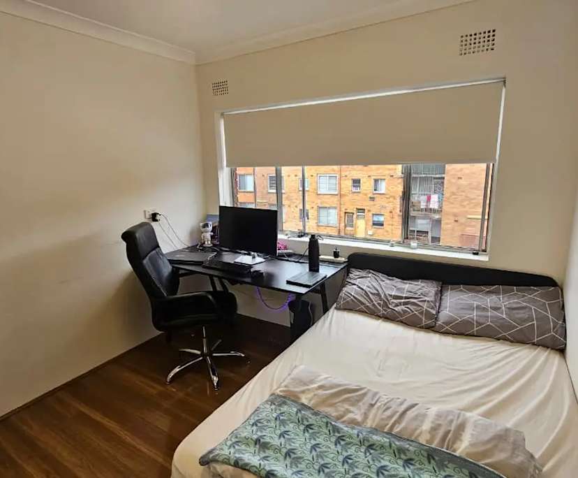 Furnished room in a flatshare