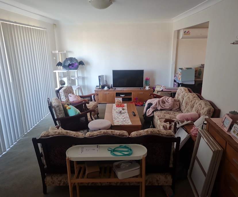 Unfurnished room in a share house