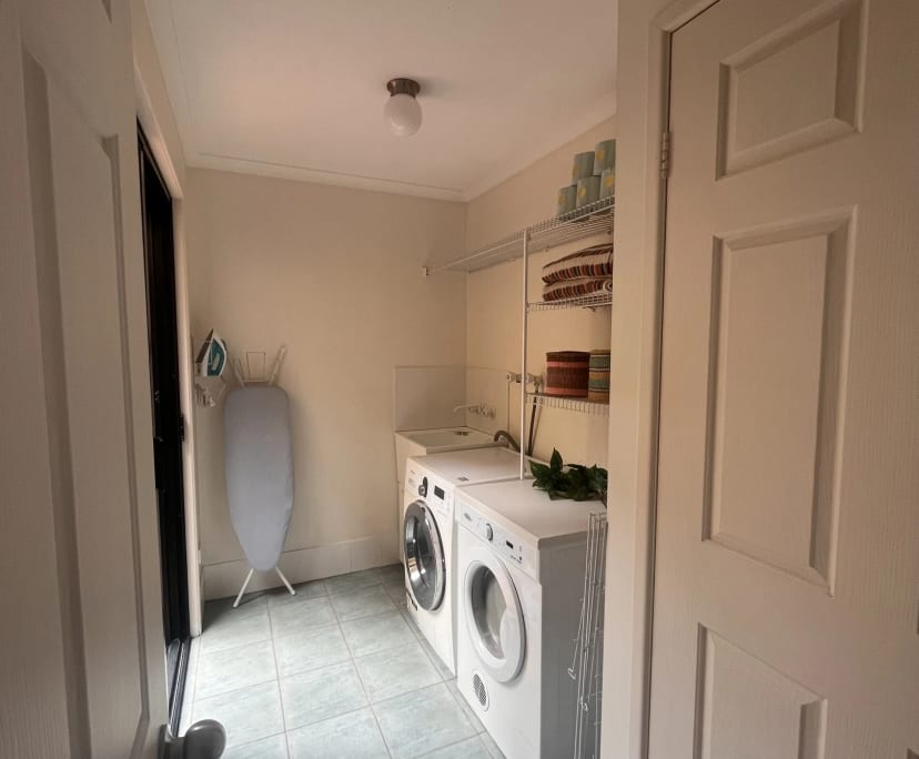 $1,490, Whole-property, 5 bathrooms, Saint Lucia QLD 4067