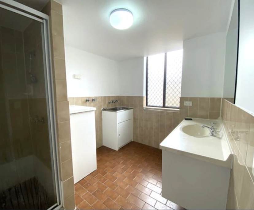 Unfurnished room in a flatshare