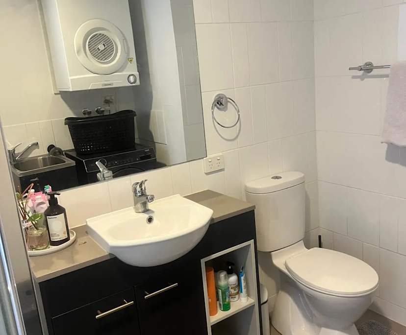 $490, Flatshare, 2 bathrooms, Newstead QLD 4006