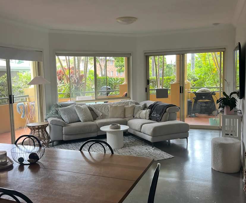 $350, Flatshare, 3 bathrooms, Burleigh Heads QLD 4220