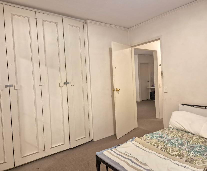 Unfurnished room in a flatshare