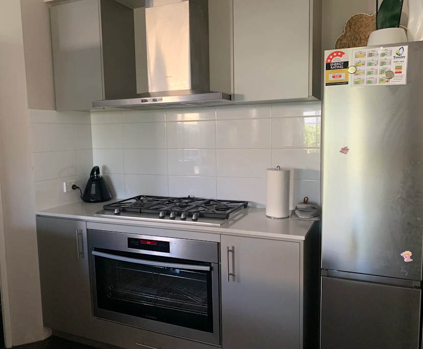 $250, Share-house, 4 bathrooms, Treeby WA 6164