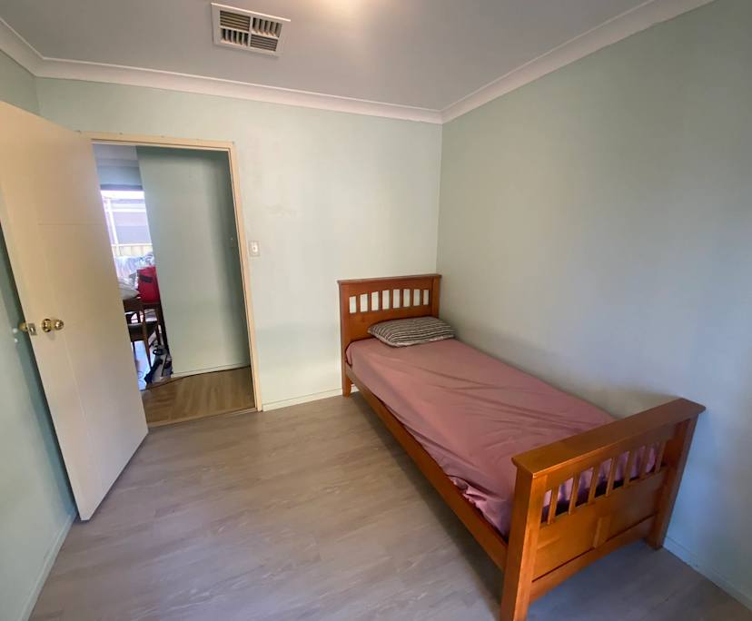Room in a share house