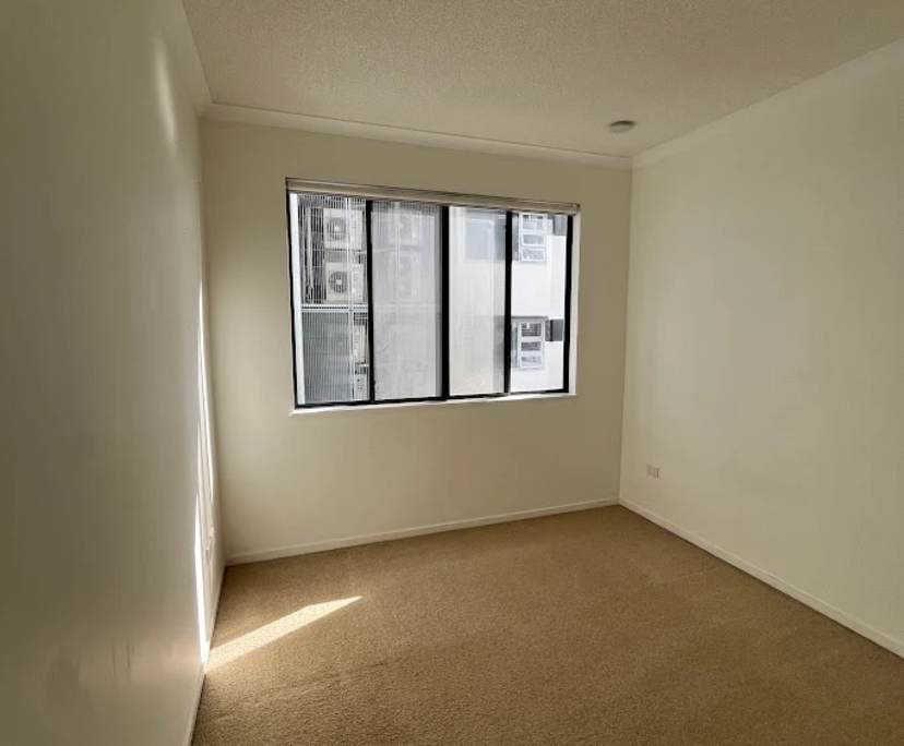 $320, Flatshare, 3 bathrooms, Alexandra Headland QLD 4572