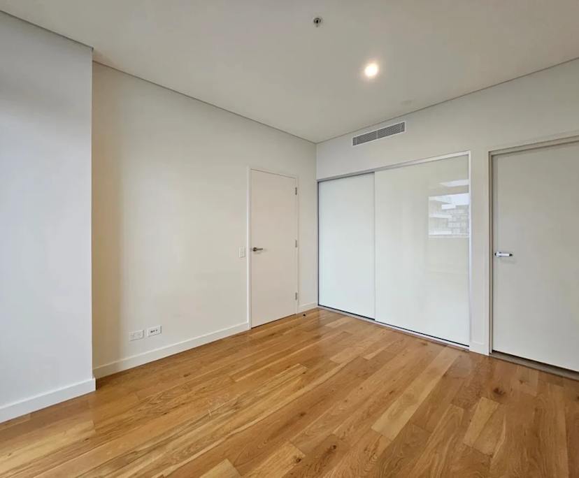Furnished room with ensuite in a flatshare