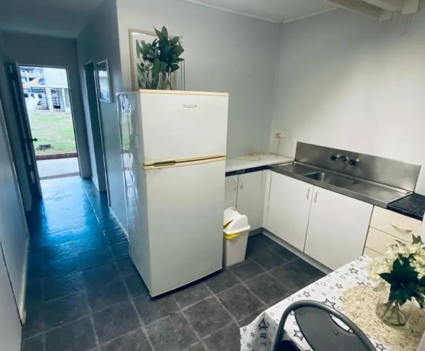Furnished room with ensuite in a flatshare
