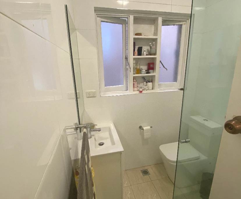 $350, Flatshare, 2 bathrooms, McMahons Point NSW 2060