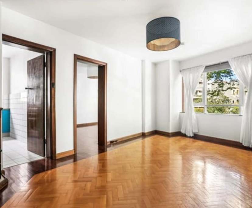 Unfurnished room in a flatshare