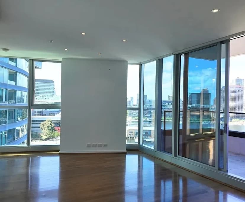 Unfurnished room with ensuite in a flatshare