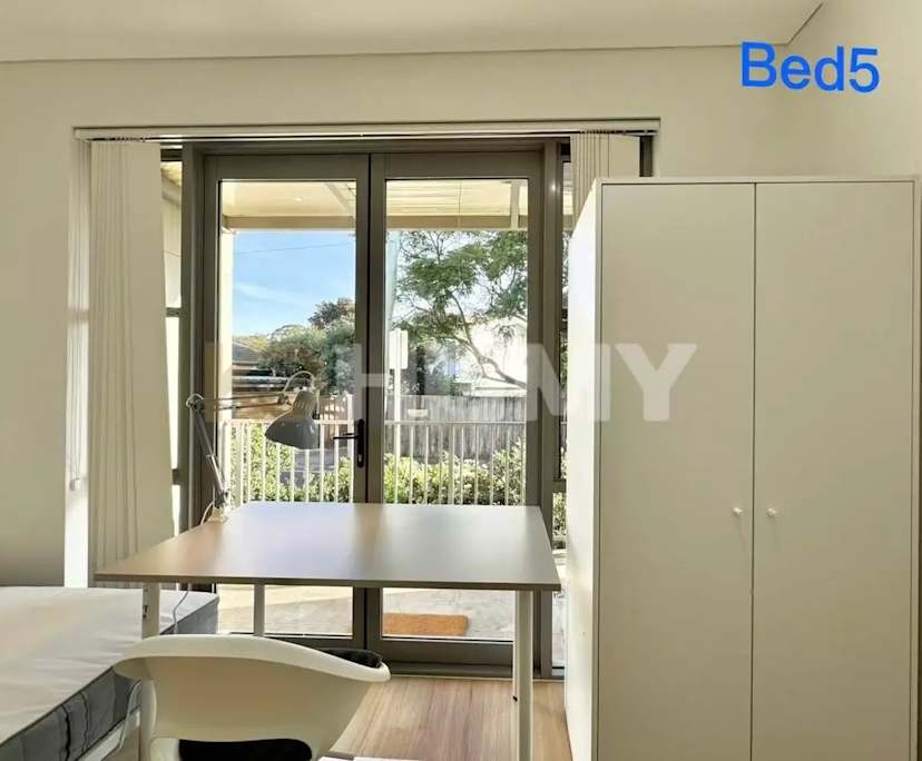 Furnished room in a share house