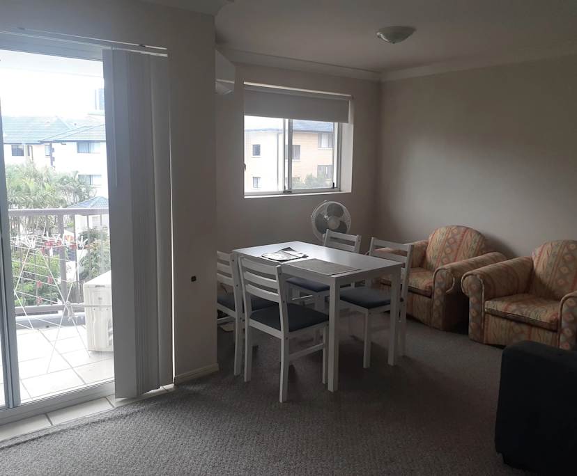 Furnished room with ensuite in a flatshare