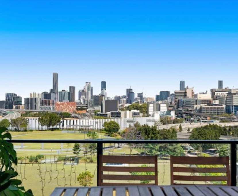 Unfurnished room with own bathroom