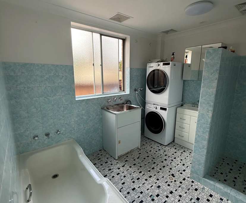 $300, Flatshare, 2 bathrooms, Keiraville NSW 2500