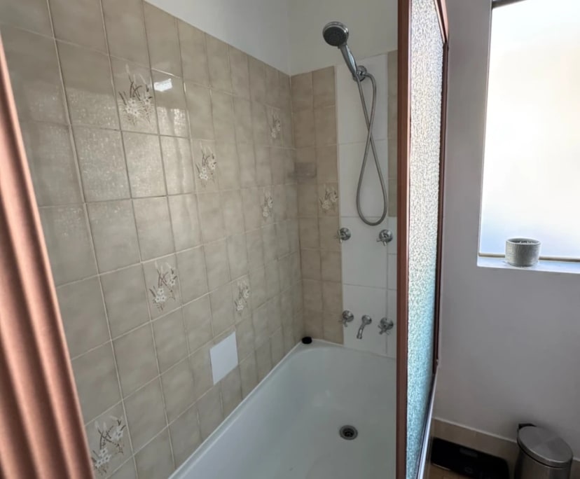 $320, Flatshare, 2 bathrooms, Indooroopilly QLD 4068