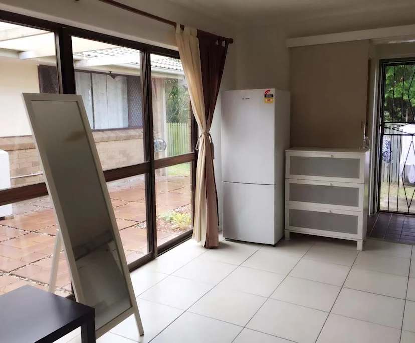 $280, Granny-flat, 1 bathroom, Macgregor QLD 4109