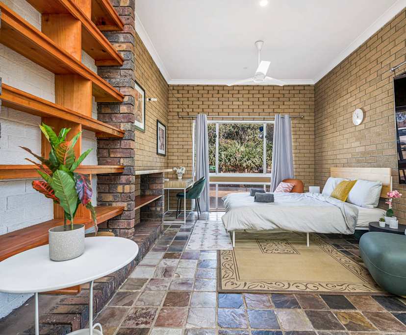 Furnished room in a share house