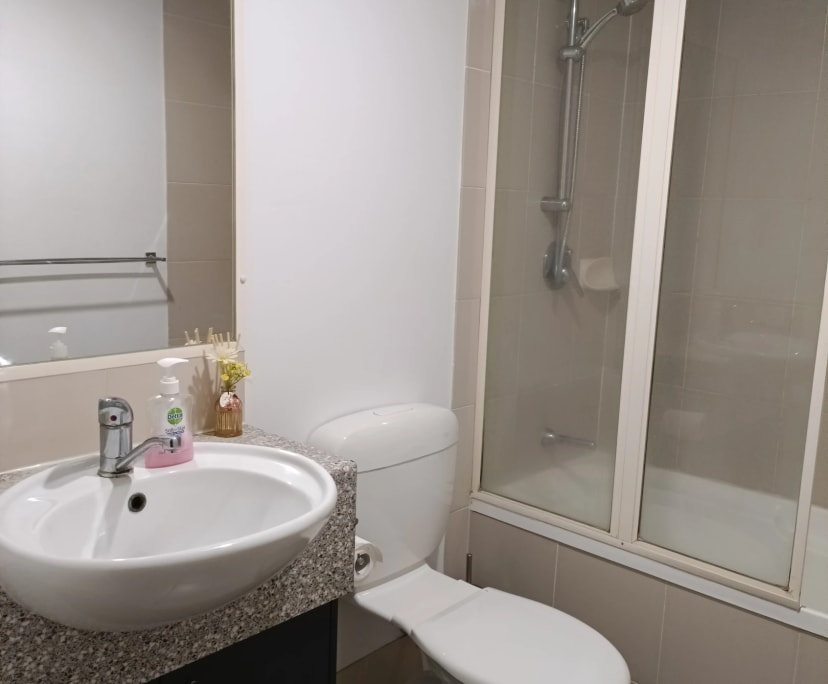 $430, Flatshare, 3 bathrooms, Toowong QLD 4066